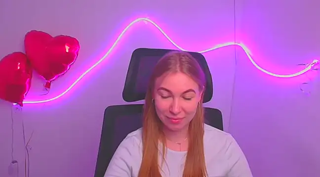 Snapshot of Dana_flowers chatting on 03.12.25 Dana flowers online show from 03.12.25