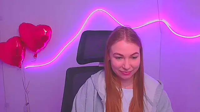 Snapshot of Dana_flowers chatting on 03.14.25 Dana flowers online show from 03.14.25