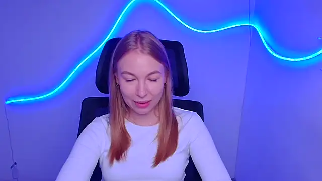 Snapshot of Dana_flowers chatting on 09.18.25 Dana flowers online show from 09.18.25