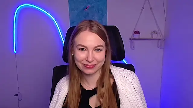 Snapshot of Dana_flowers chatting on 11.10.25 Dana flowers online show from 11.10.25