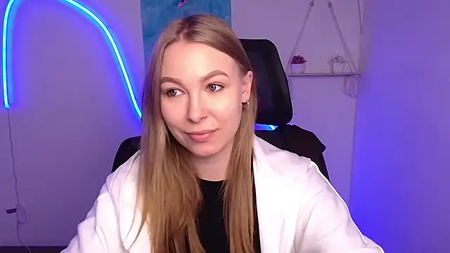 Snapshot of Dana_flowers chatting on 11.12.25 Dana flowers online show from 11.12.25