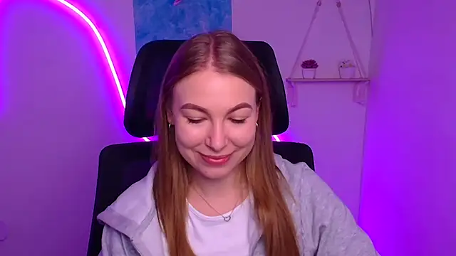 Snapshot of Dana_flowers chatting on 11.19.25 Dana flowers online show from 11.19.25