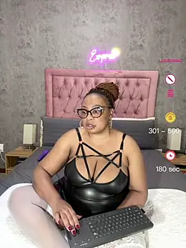 Snapshot of VixenRoyaleX chatting on 07.02.26 VixenRoyaleX online show from 07.02.26
