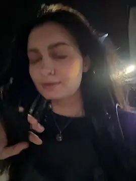 Snapshot of lunalovelee chatting on 09.18.25 lunalovelee online show from 09.18.25