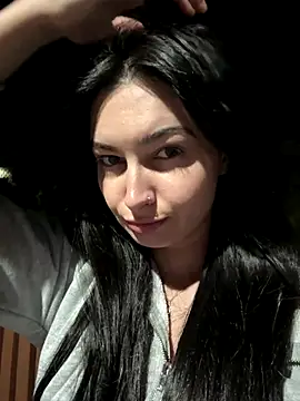 Snapshot of lunalovelee chatting on 09.23.25 lunalovelee online show from 09.23.25