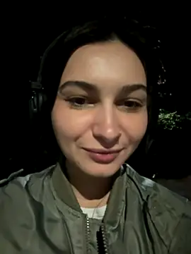 Snapshot of lunalovelee chatting on 09.29.25 lunalovelee online show from 09.29.25