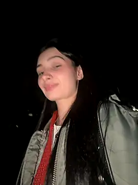 Snapshot of lunalovelee chatting on 09.30.25 lunalovelee online show from 09.30.25