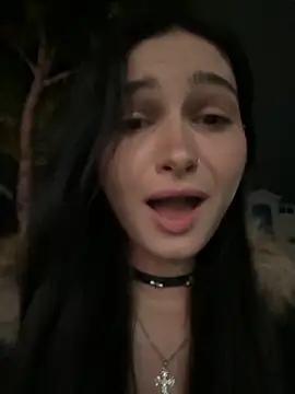 Snapshot of lunalovelee chatting on 10.09.25 lunalovelee online show from 10.09.25