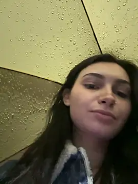 Snapshot of lunalovelee chatting on 10.17.25 lunalovelee online show from 10.17.25