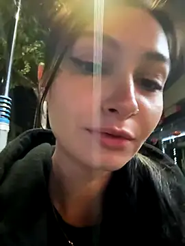 Snapshot of lunalovelee chatting on 11.04.25 lunalovelee online show from 11.04.25