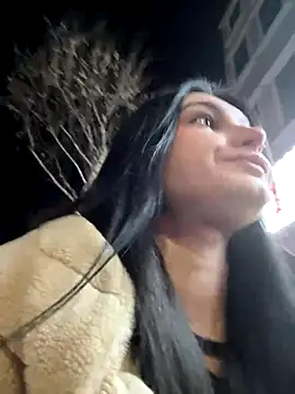 lunalovelee online show from 12.01.25