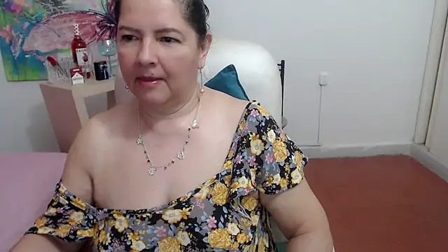 leonela 69 online show from 10.15.25