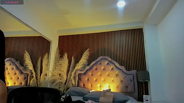 EmiliaRose  online show from 12.14.25