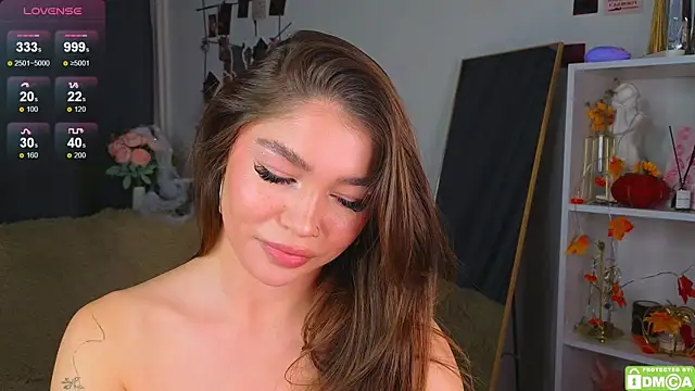 Caroline  Brown online show from 11.05.25