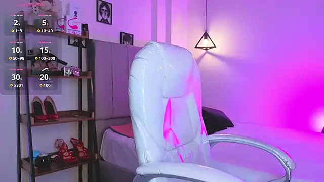 Miller Vanessa  online show from 10.07.25