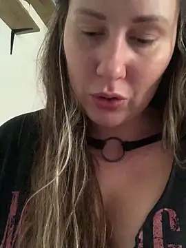 Mona Plus online show from 03.12.25