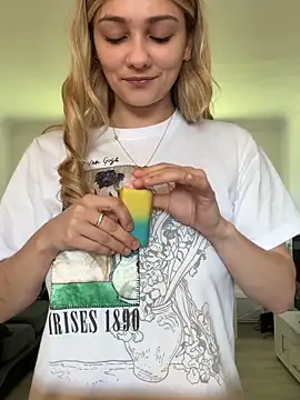 Snapshot of skyemorgan01 chatting on 03.11.26 skyemorgan01 online show from 03.11.26