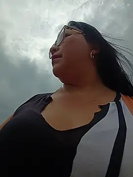 Snapshot of promiscuous-indecent-momm chatting on 01.06.26 promiscuous-indecent-momm online show from 01.06.26