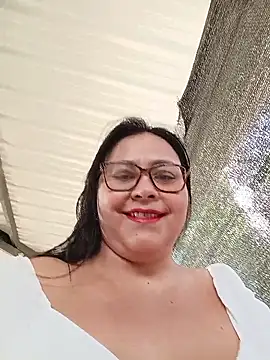 Snapshot of promiscuous-indecent-momm chatting on 01.13.26 promiscuous-indecent-momm online show from 01.13.26