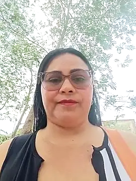 Snapshot of promiscuous-indecent-momm chatting on 02.22.26 promiscuous-indecent-momm online show from 02.22.26