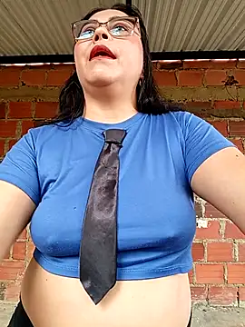 Snapshot of promiscuous-indecent-momm chatting on 02.24.26 promiscuous-indecent-momm online show from 02.24.26