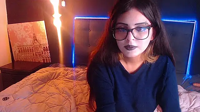 Snapshot of scarleth_shadow chatting on 02.17.25 scarleth shadow online show from 02.17.25