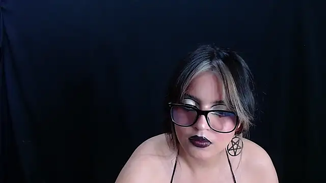 Snapshot of scarleth_shadow chatting on 03.10.25 scarleth shadow online show from 03.10.25