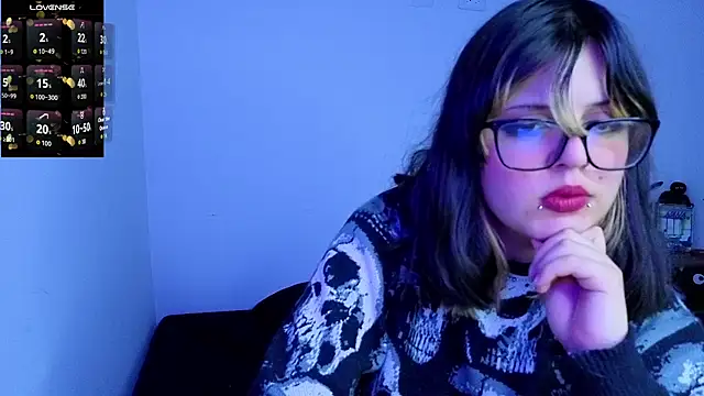 Snapshot of scarleth_shadow chatting on 10.07.25 scarleth shadow online show from 10.07.25