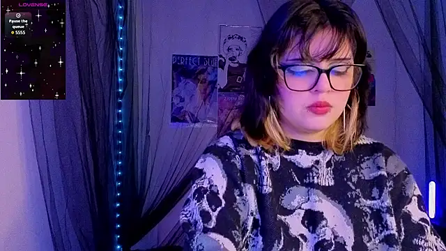 Snapshot of scarleth_shadow chatting on 11.26.25 scarleth shadow online show from 11.26.25