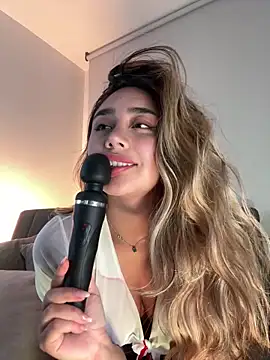 Snapshot of Hornyholly__ chatting on 11.28.25 Hornyholly online show from 11.28.25