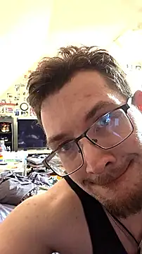 Snapshot of Sk00byJaXxX212 chatting on 11.22.25 Sk00byJaXxX212 online show from 11.22.25