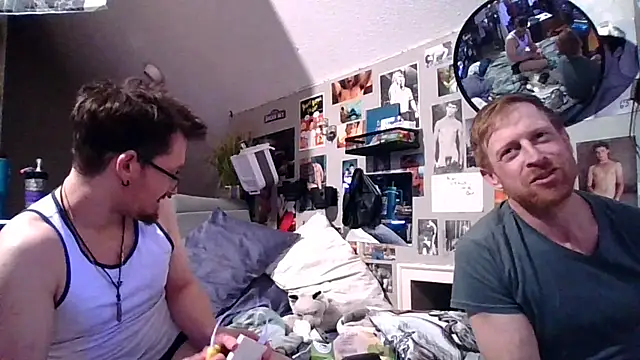 Snapshot of Sk00byJaXxX212 chatting on 12.15.25 Sk00byJaXxX212 online show from 12.15.25