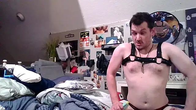 Snapshot of Sk00byJaXxX212 chatting on 12.20.25 Sk00byJaXxX212 online show from 12.20.25