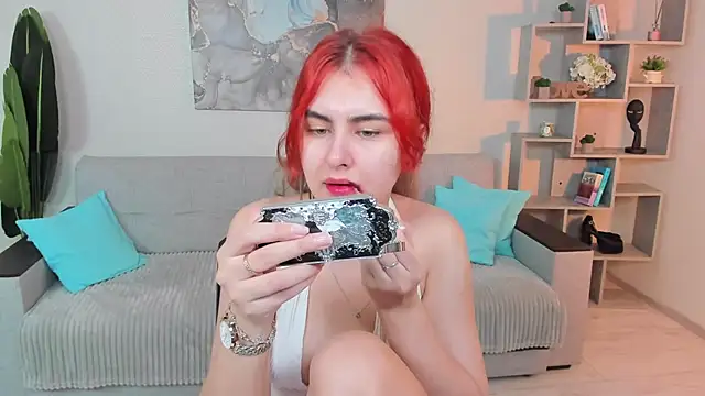 Snapshot of GabriellaMays chatting on 10.12.25 GabriellaMays online show from 10.12.25
