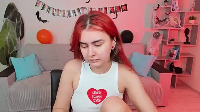 Snapshot of GabriellaMays chatting on 10.18.25 GabriellaMays online show from 10.18.25