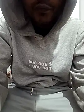 Snapshot of boyyouwant33 chatting on 02.15.25 boyyouwant33 online show from 02.15.25