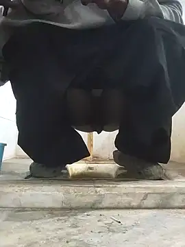 Snapshot of boyyouwant33 chatting on 12.23.25 boyyouwant33 online show from 12.23.25