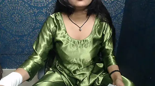 Snapshot of megancatluna chatting on 03.02.25 megancatluna online show from 03.02.25