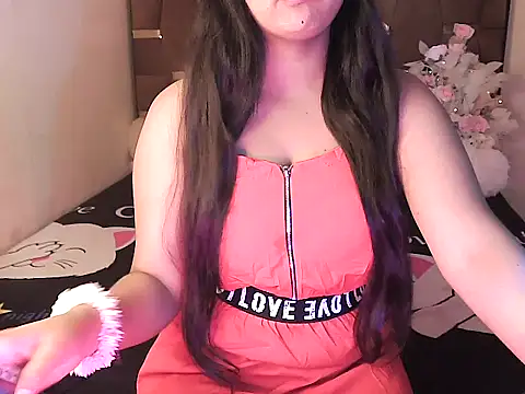 Snapshot of megancatluna chatting on 09.19.25 megancatluna online show from 09.19.25