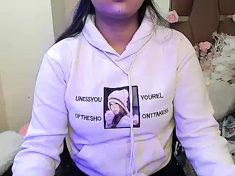 Snapshot of megancatluna chatting on 11.16.25 megancatluna online show from 11.16.25