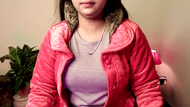 Snapshot of megancatluna chatting on 12.15.25 megancatluna online show from 12.15.25