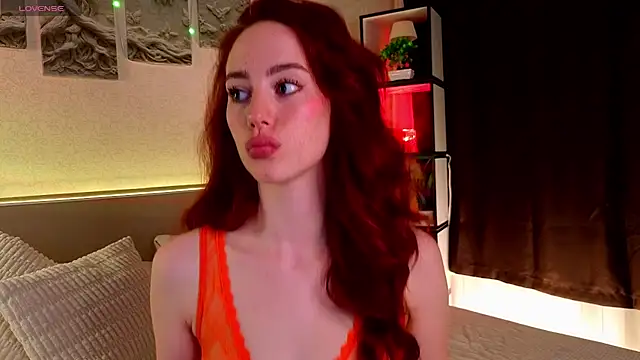 Snapshot of StacyWatts chatting on 07.28.26 StacyWatts online show from 07.28.26