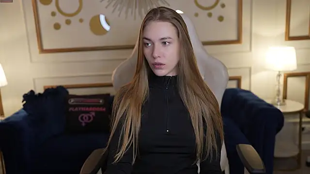 Layla Sweet  online show from 12.14.25