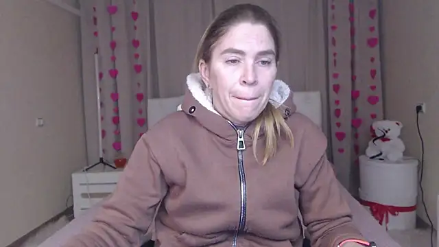 TessaDaybreak online show from 02.06.26