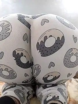 Snapshot of Dalou3a-69 chatting on 12.17.25 Dalou3a-69 online show from 12.17.25