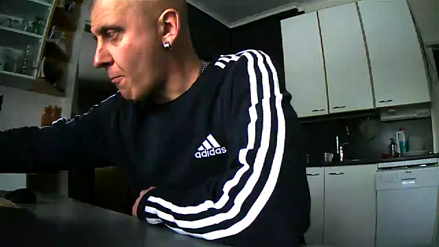 Snapshot of Teemu chatting on 03.01.25 Teemu online show from 03.01.25