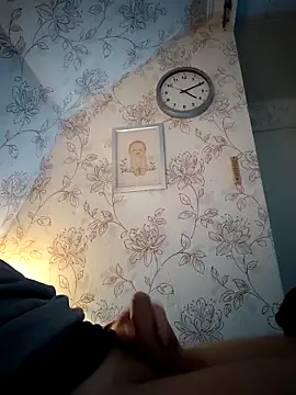 Snapshot of Teemu chatting on 11.16.25 Teemu online show from 11.16.25