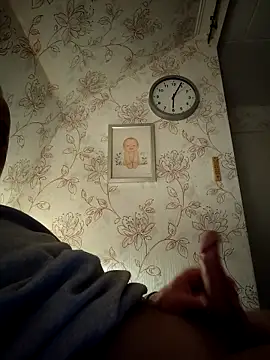 Snapshot of Teemu chatting on 11.21.25 Teemu online show from 11.21.25