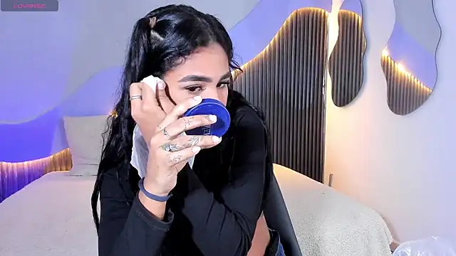 Lana Starlett online show from 12.17.25