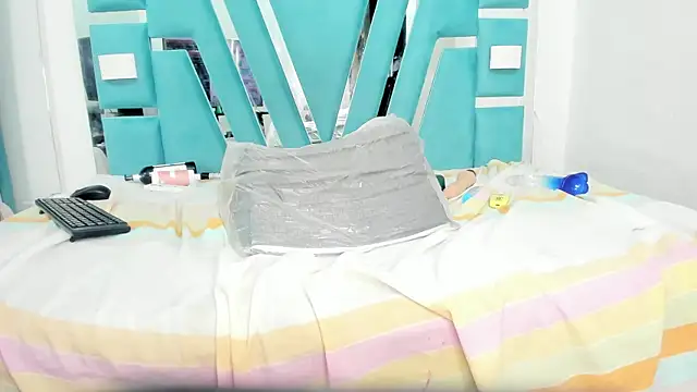 ebony valentina online show from 03.20.25